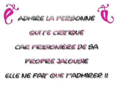 réfléchit